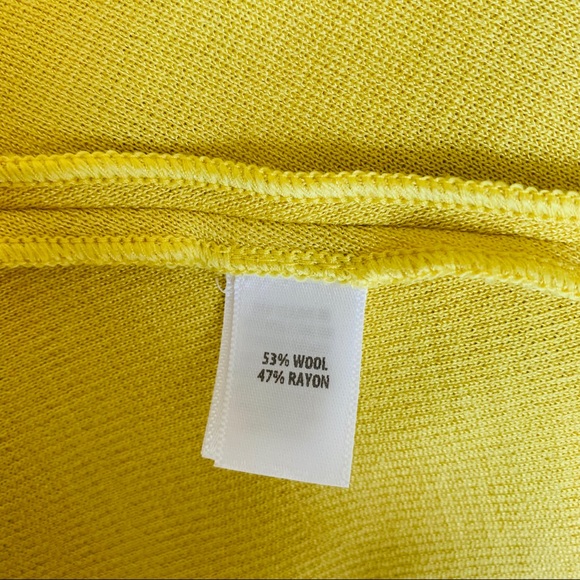 St. John Caris Knit Dress With Oval Neckline. - Picture 4 of 4